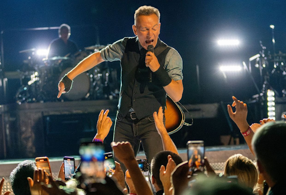 Bruce Springsteen And The E Street Band tour news