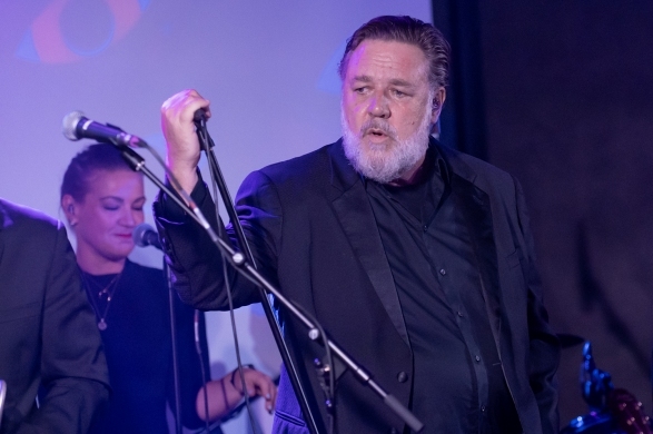 Russell Crowe's Indoor Garden Party